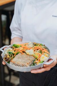 Quibe de frango Korin com salada