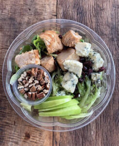 Saladona com maçã verde com frango