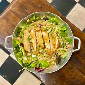 Saladona verde com tofu