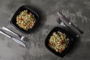 Couscous marroquino com sobrecoxa de frango Korin desossada