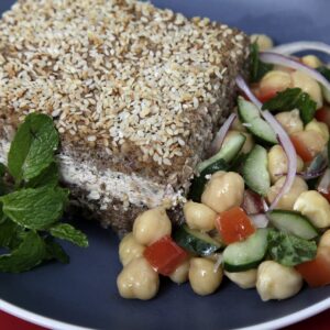 Quibe de berinjela com quinoa recheado de tofu defumado